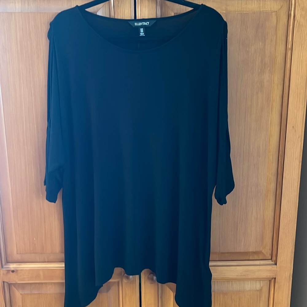 Ellen Tracy 1X black cold shoulder top like new